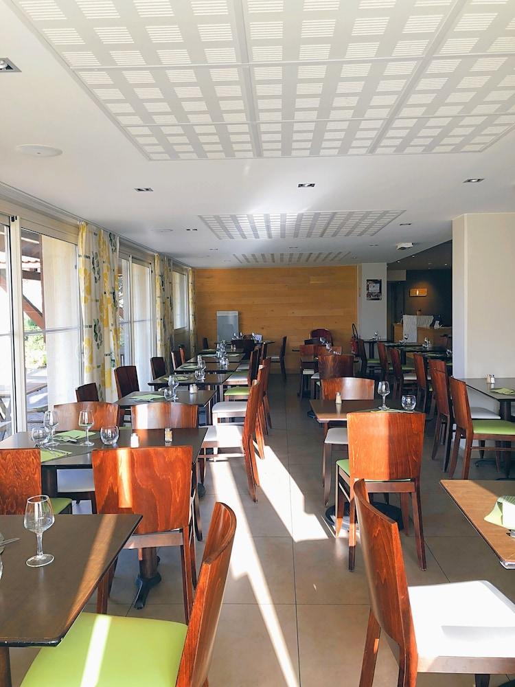 Sure By Western Rennes Hotel 3*
